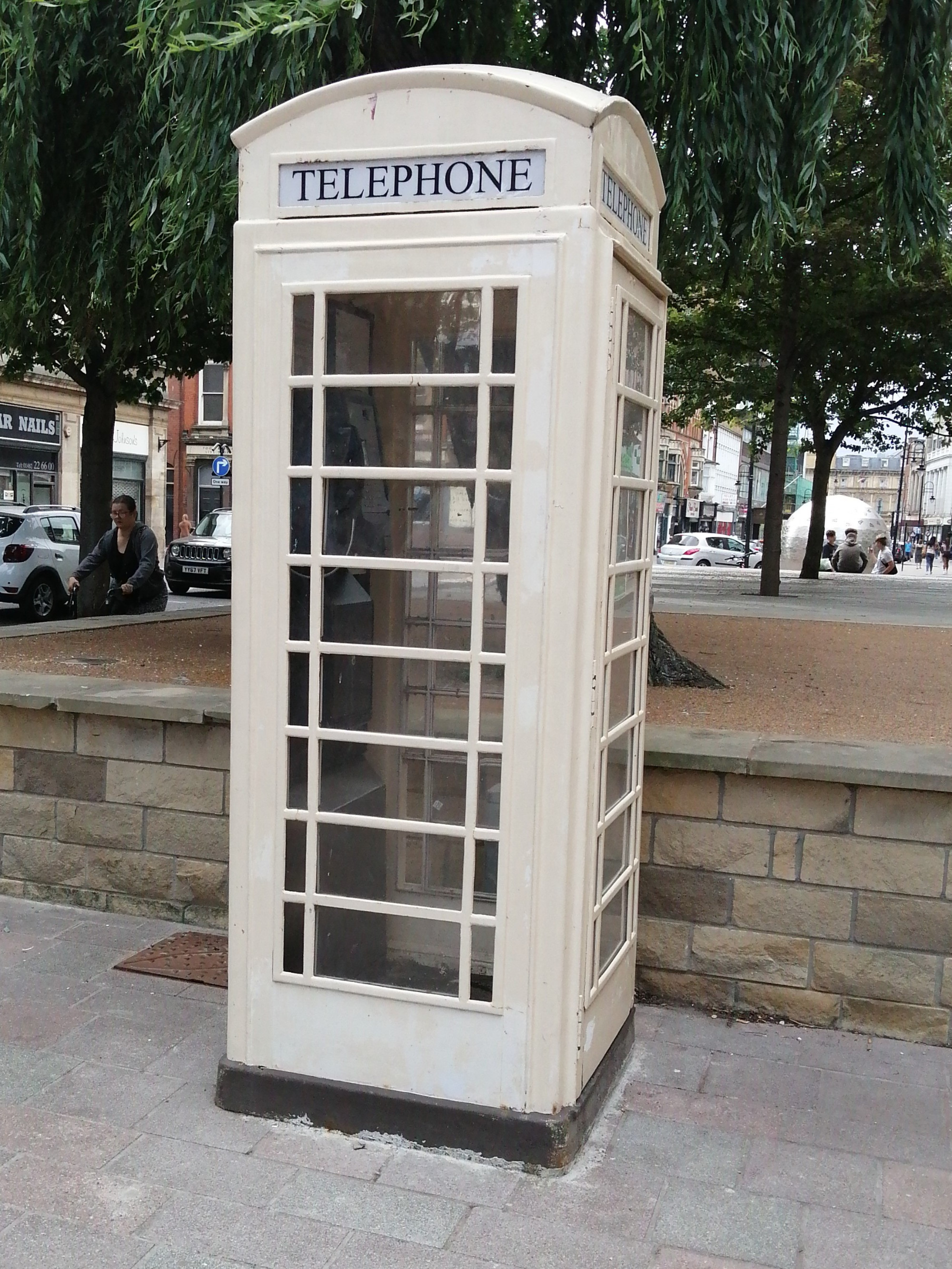 Hull Telecom Unique telephone box colour