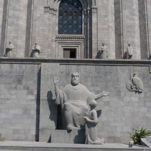 Mesrop Mashtots statue