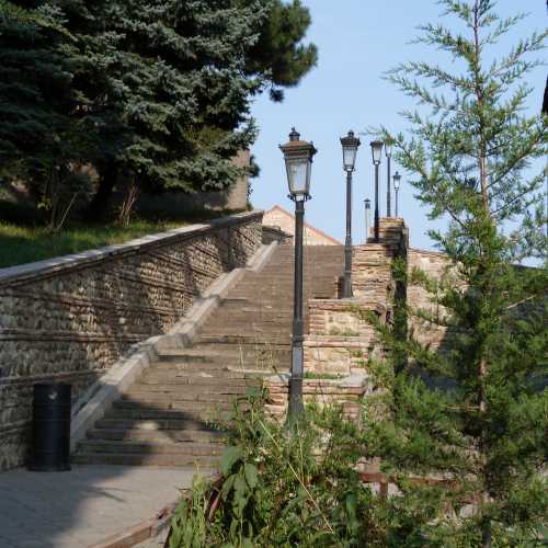 Steps to the city wall