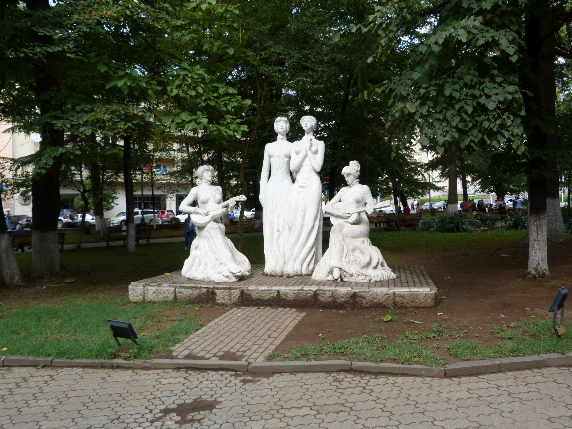 Statues of Ishkhneli sisters central park