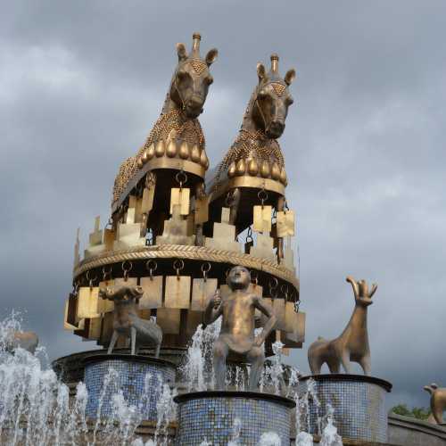 Fountain ornate Horses