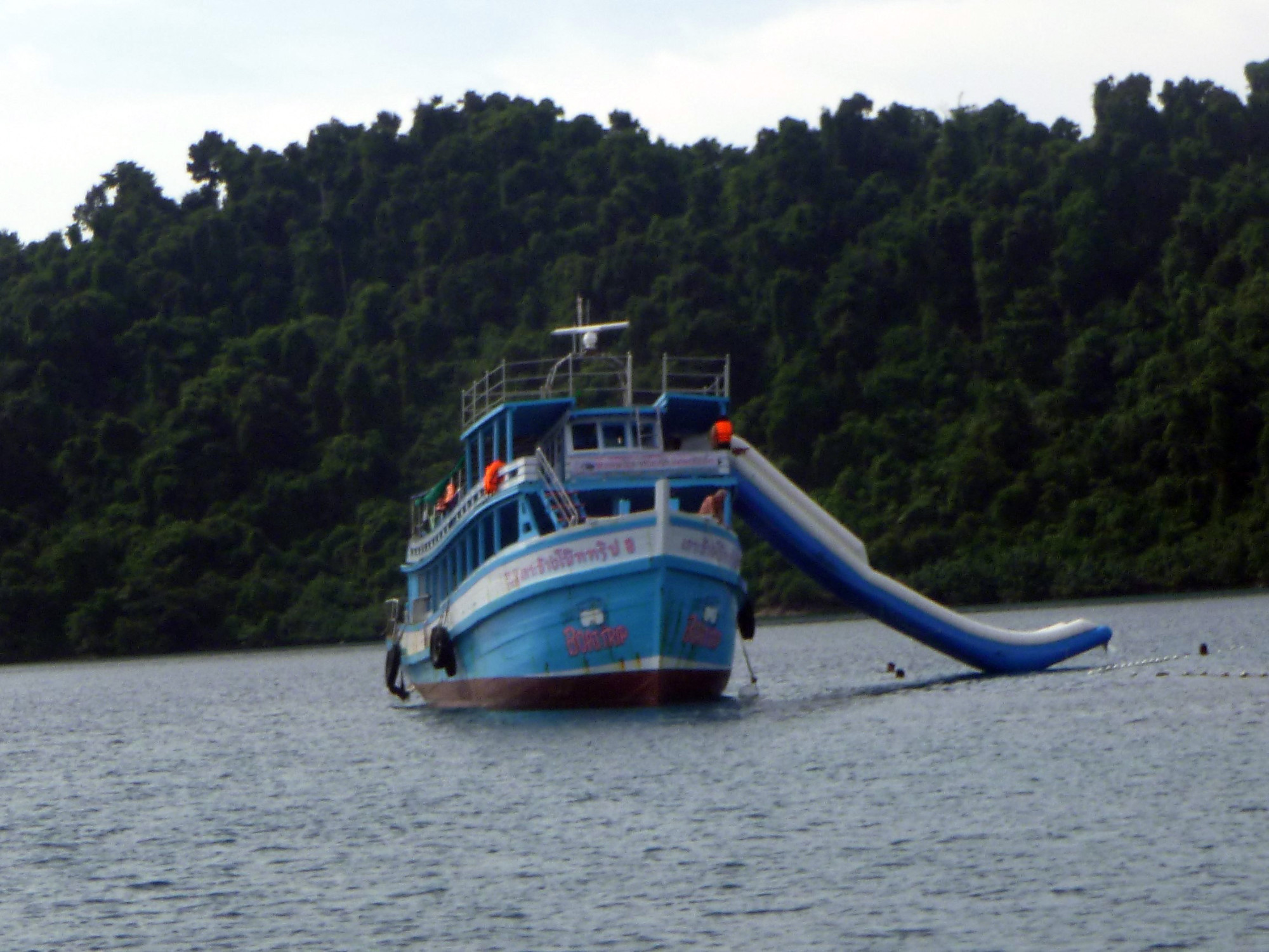 Ship with slide for snorklers