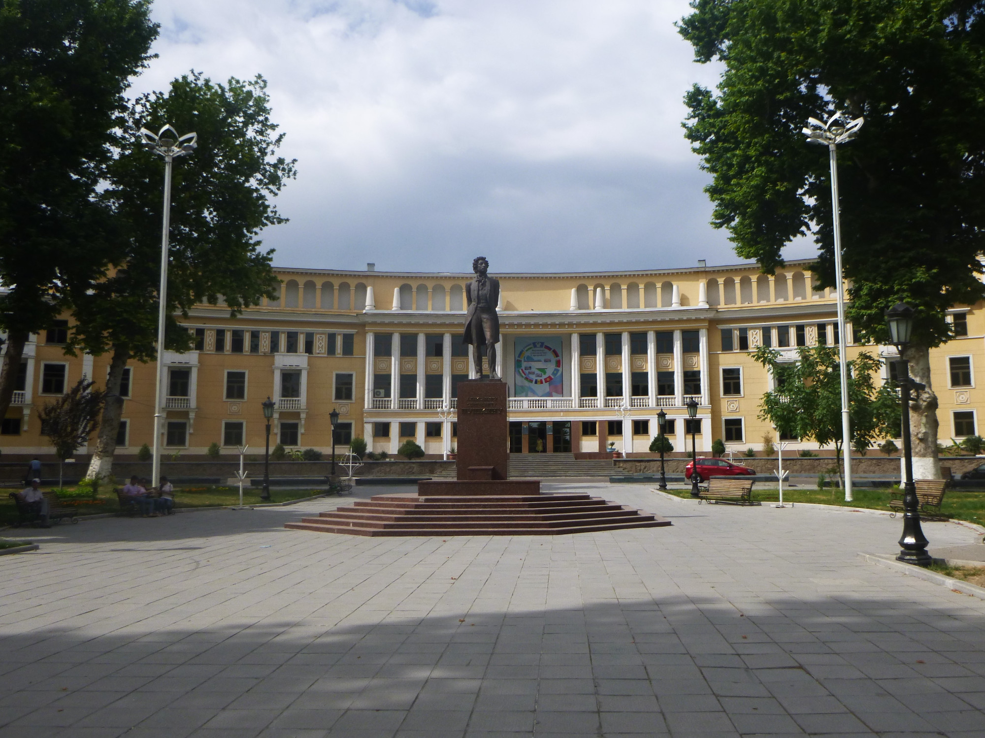 Pamyatnik A.S. Pushkinu Statue