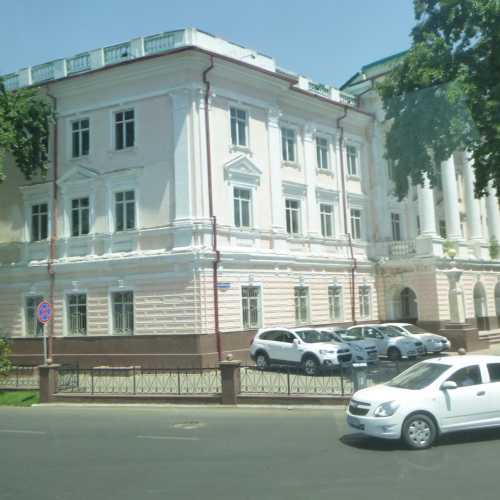 Yekaterinburgskoye Suvorovskoye Voyennoye Uchilishche<br/>
Military School<br/>
