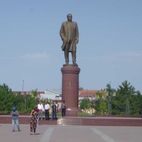 Islam Karimov Memorial Statue