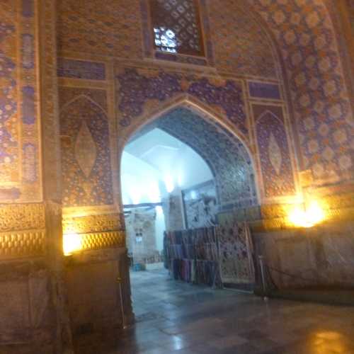 Tilla-Kari Madrassah inside