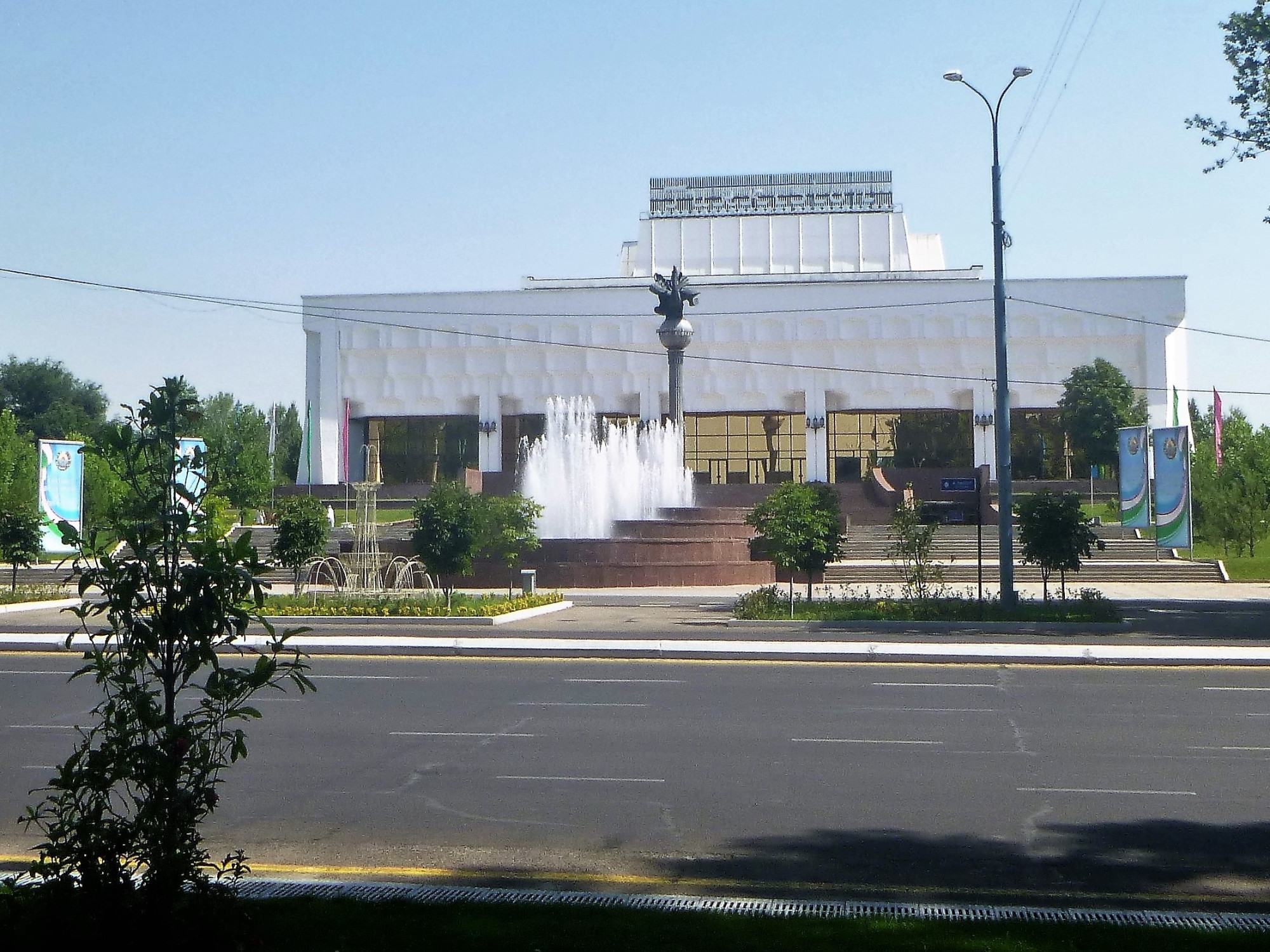 Mustaqillik Square, Узбекистан