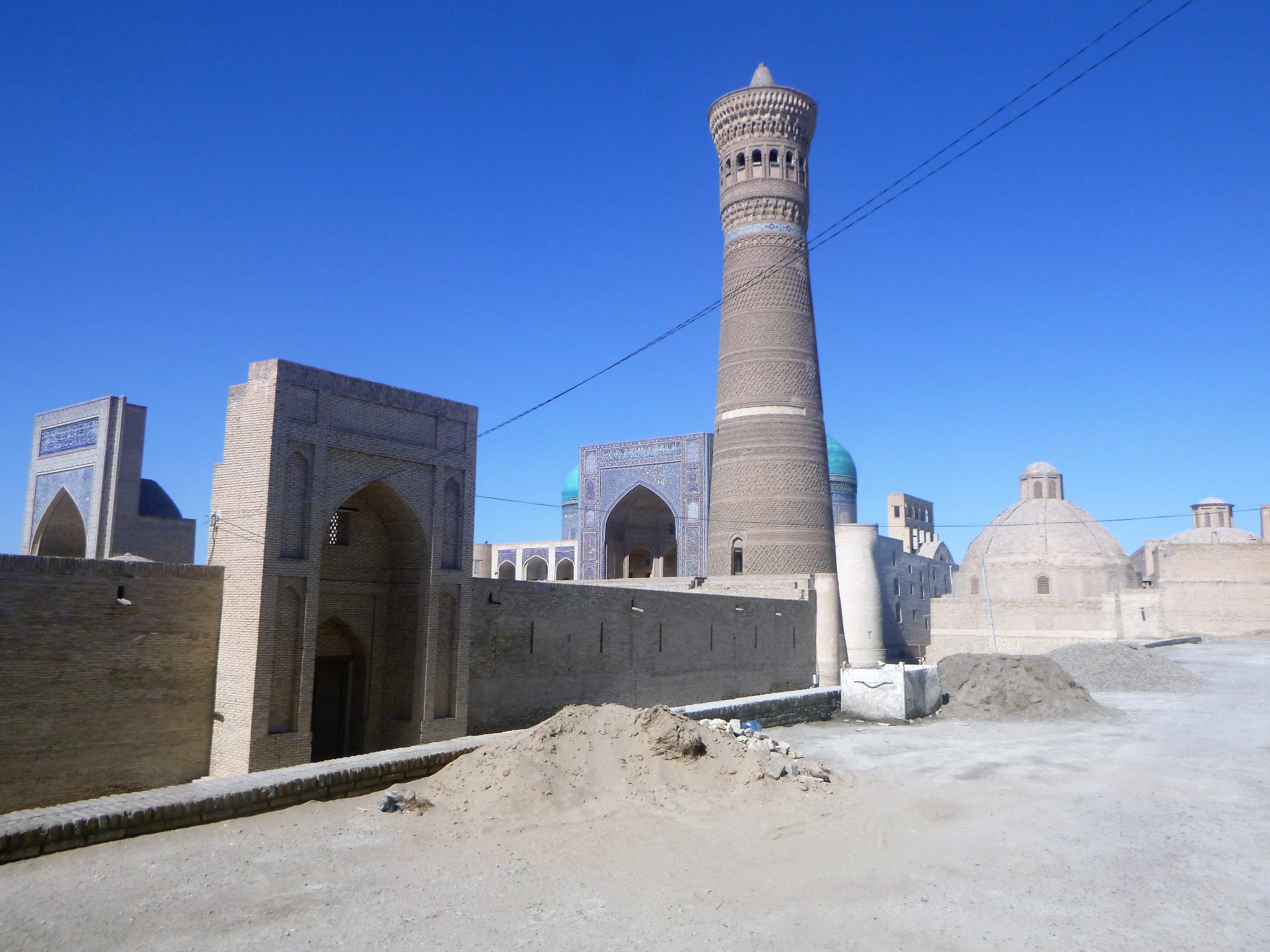 Masjidi Kalon and Minaret