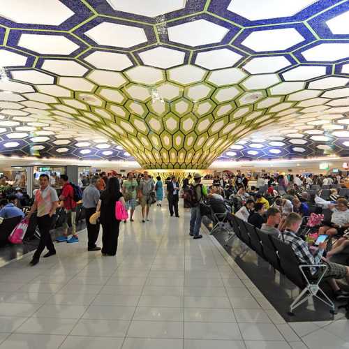 Abu Dhabi International Airport, О.А.Э.