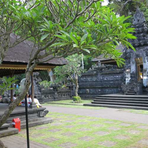 Goa Lawah Temple, Индонезия