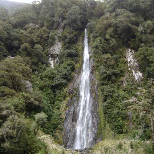 Thunder Creek Falls, Новая Зеландия