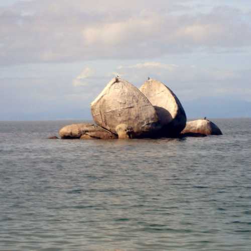 Split Apple Rock, New Zealand