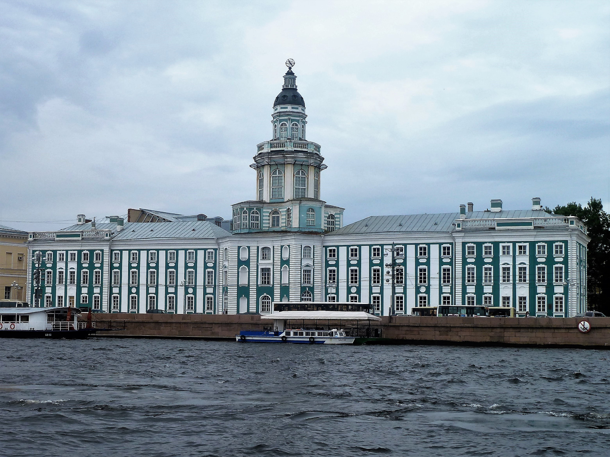 Neva River & Canal Boat Cruise, Россия