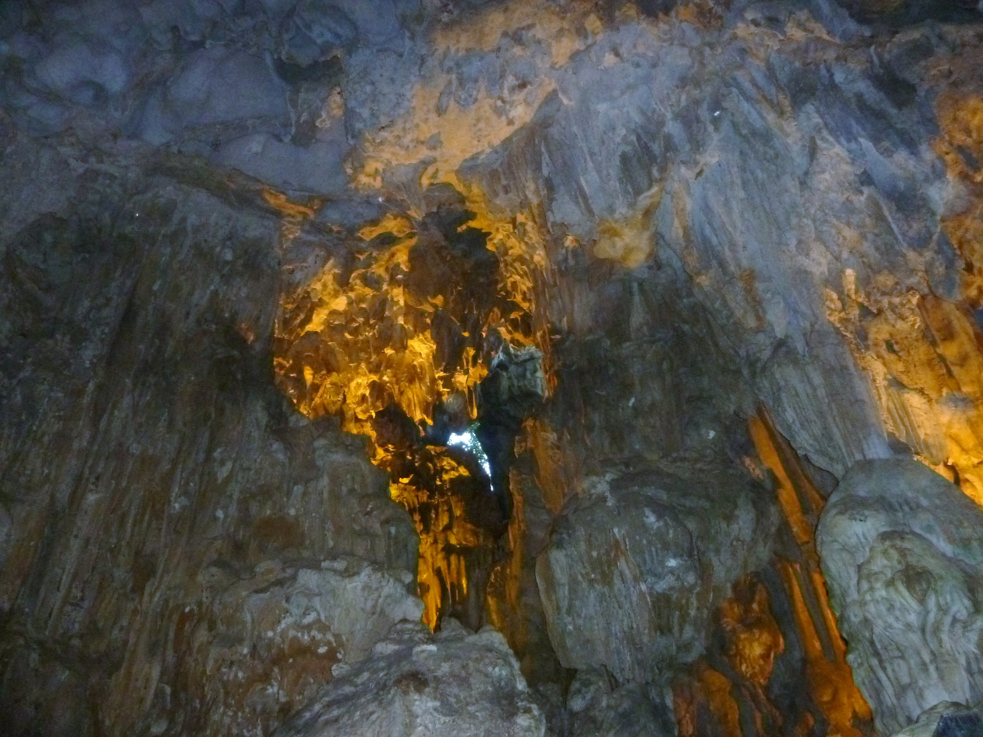 Sung Sot Cave (Suprise Cave), Вьетнам