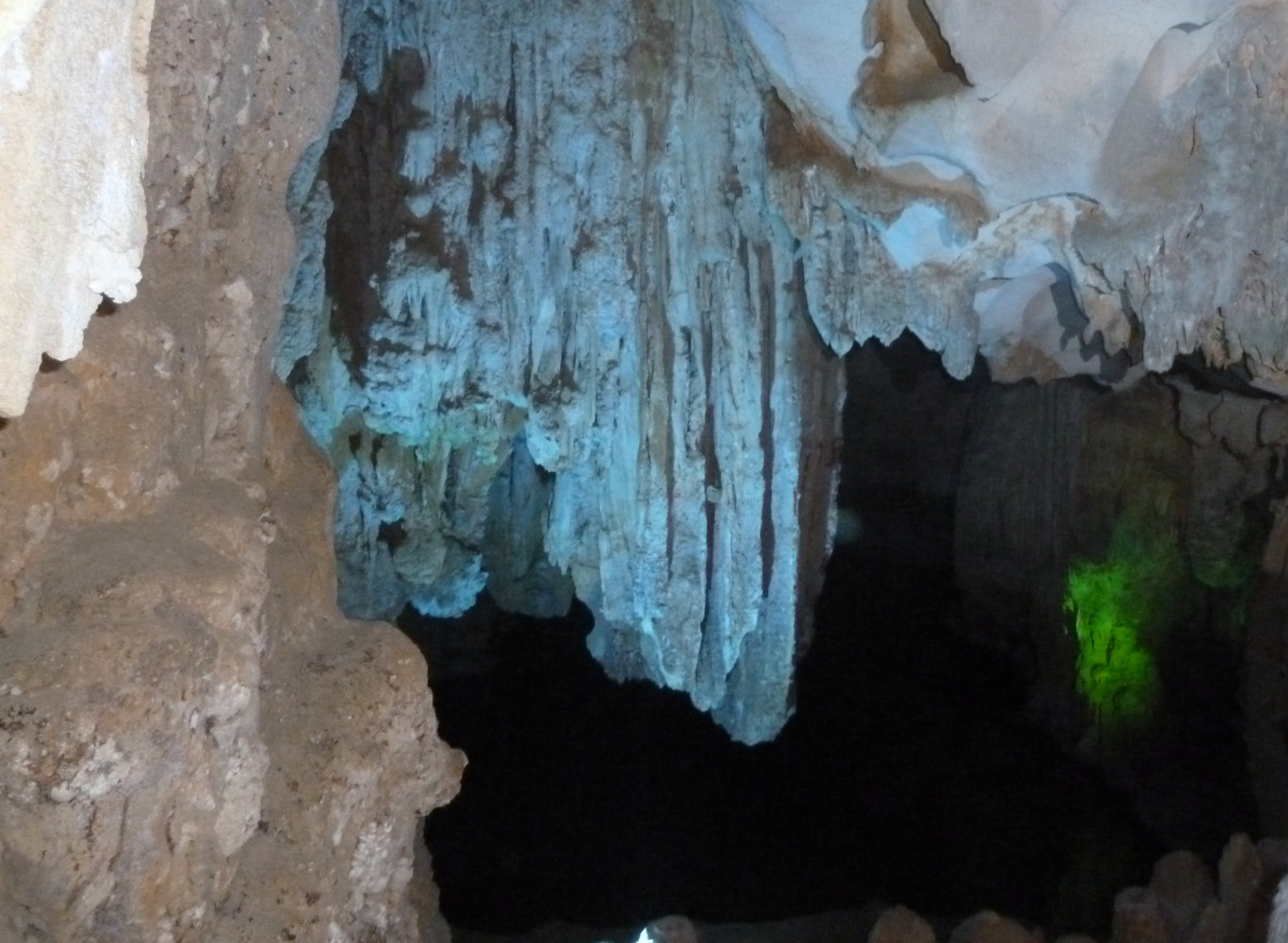Sung Sot Cave (Suprise Cave), Вьетнам