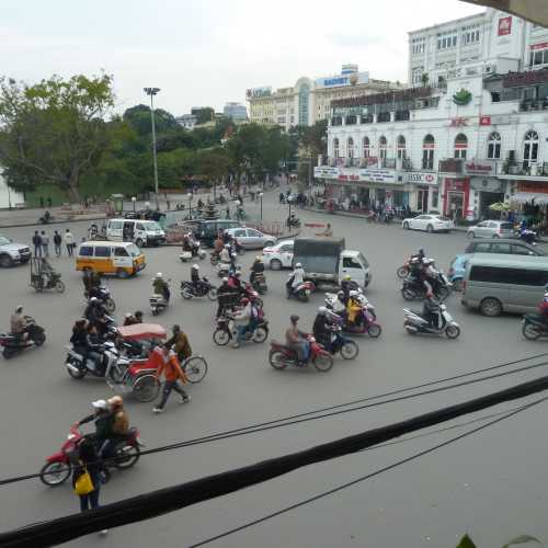Dong Kinh Nghia Thuc Square, Vietnam