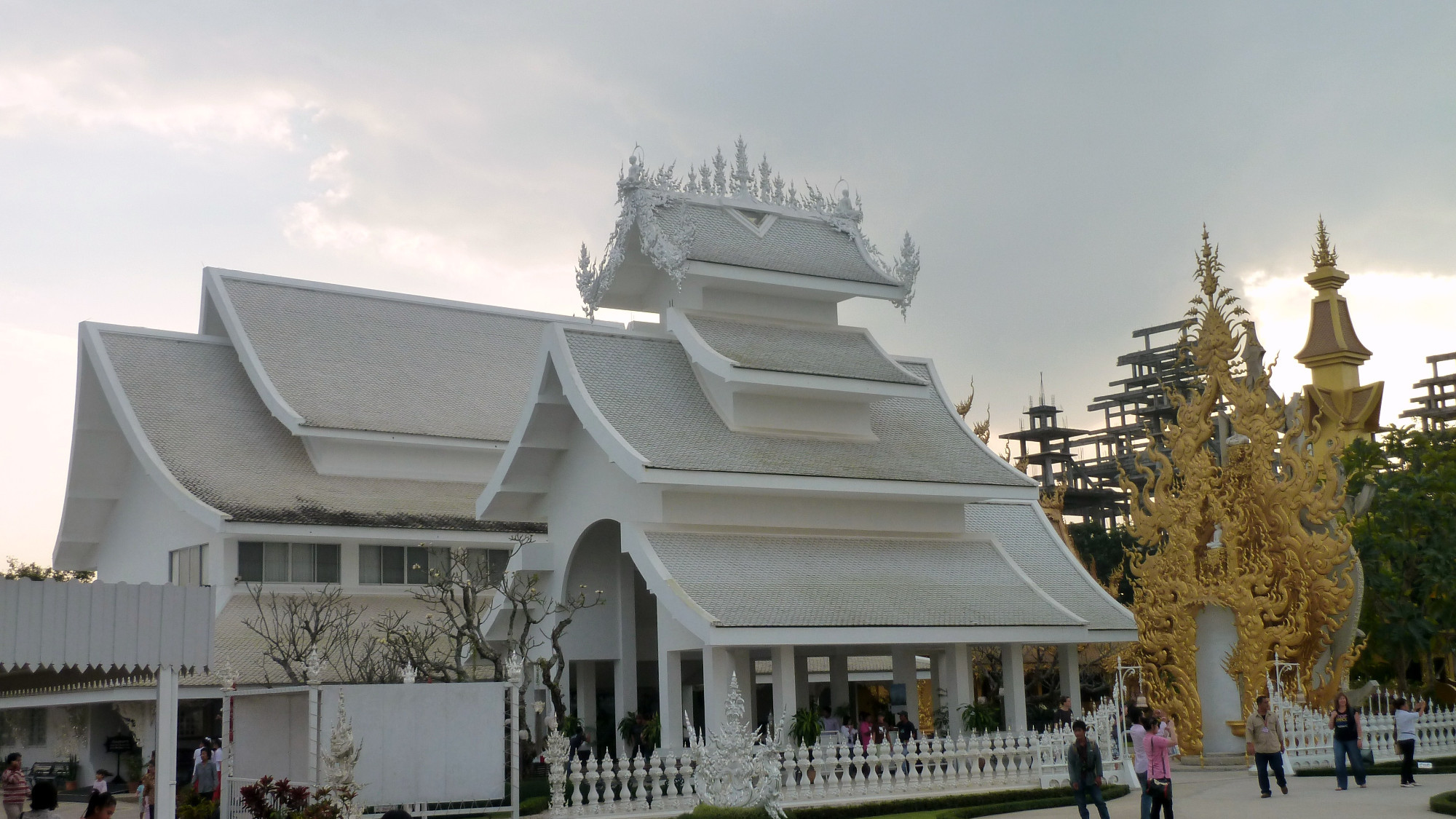 Wat Rong Khun — White Temple
