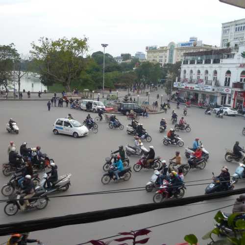 Dong Kinh Nghia Thuc Square, Вьетнам