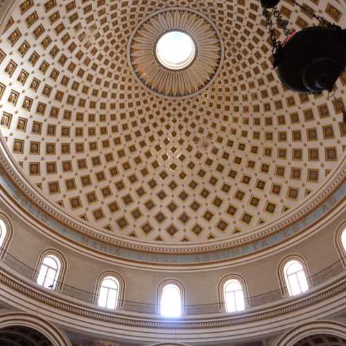 inside Dome Mosta Rotunda