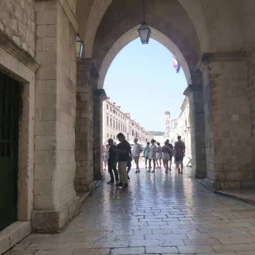 Entry from old port to the Stradun