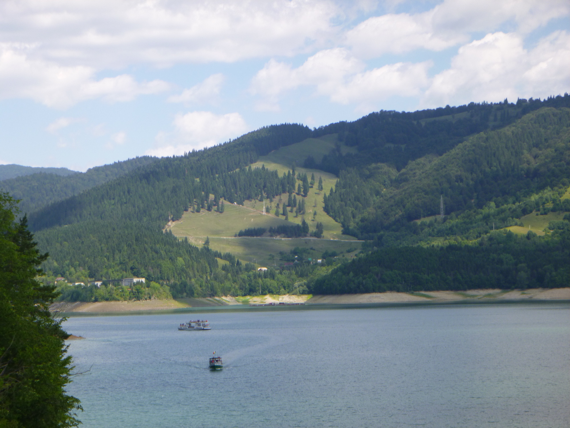 Lake Izvorul Muntelui, Romania