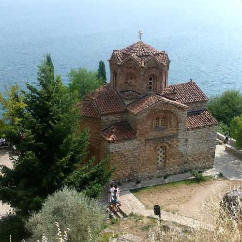 Macedonian Orthodox church situated on the cliff over Kaneo Beach 