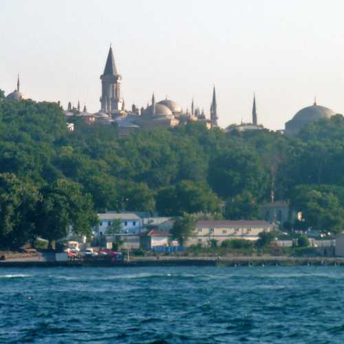 Palace viewed from Ferry