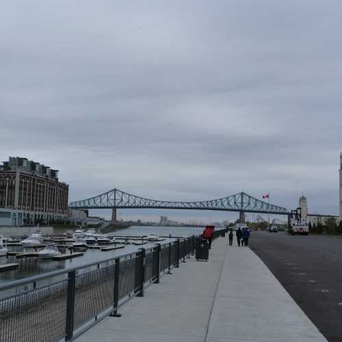Jacques Cartier Bridgeviewed from Old Port