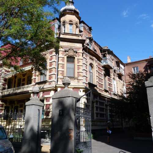 Faltz-Fein House (House with the Atlanteans), Украина