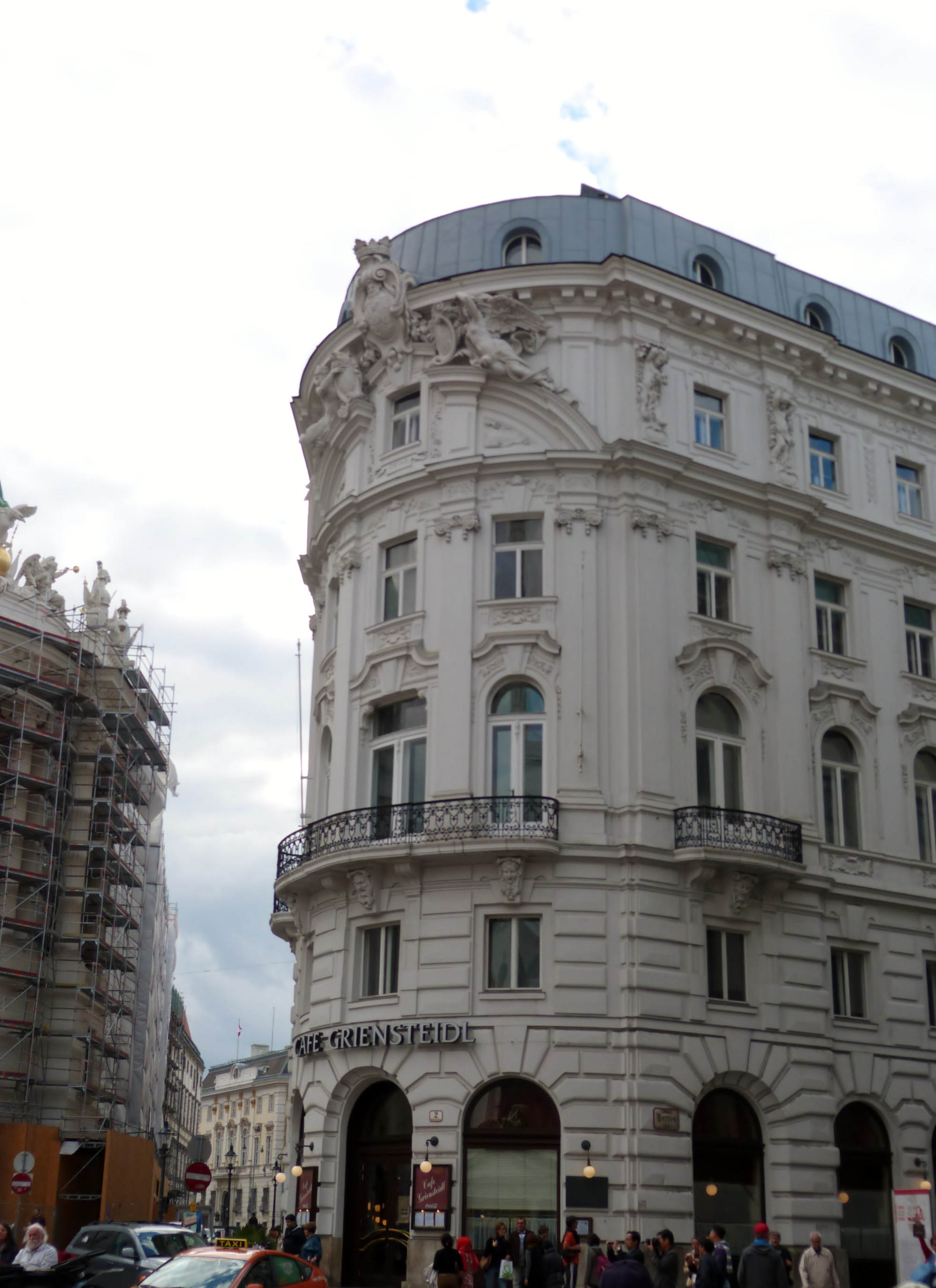 Palais Herberstein- Apartment Building
