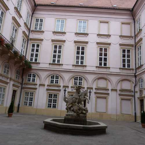 Primate's Palace, Словакия