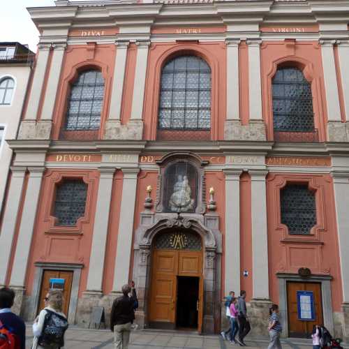 Bürgersaalkirche — Religeous Organisation