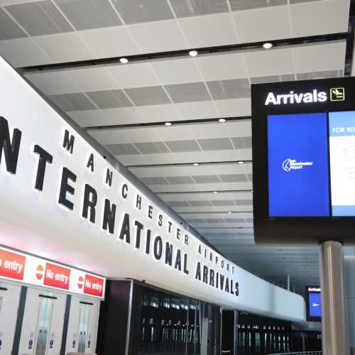 Terminal 2 arrivals
