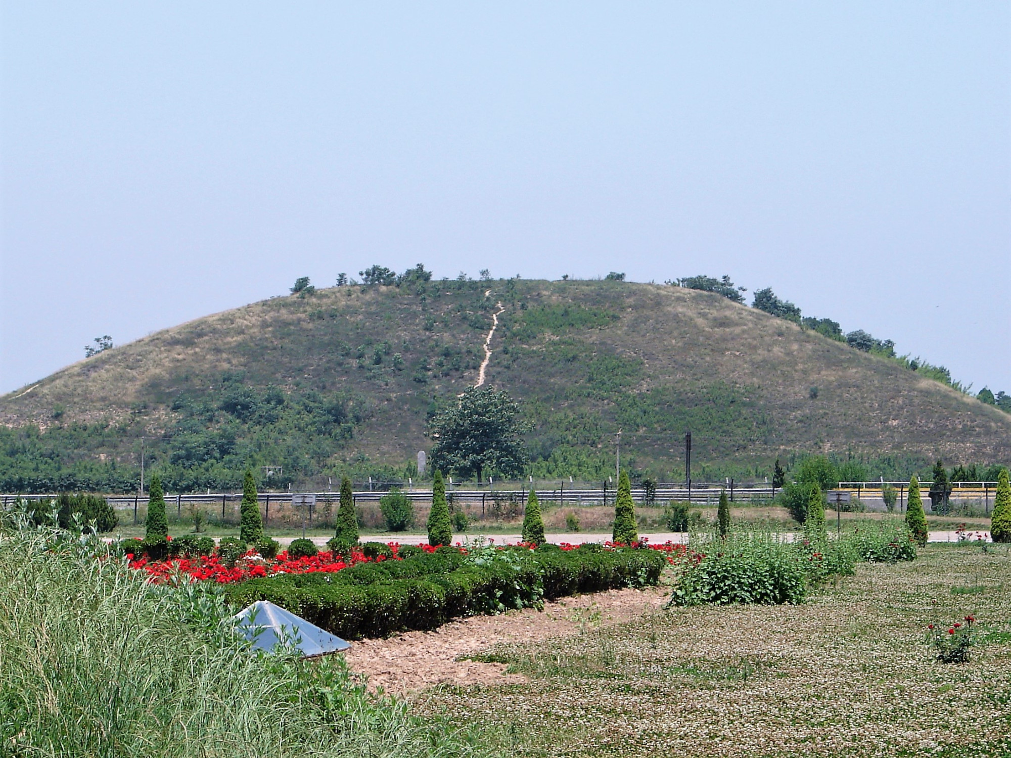 Empress Wang burial mound