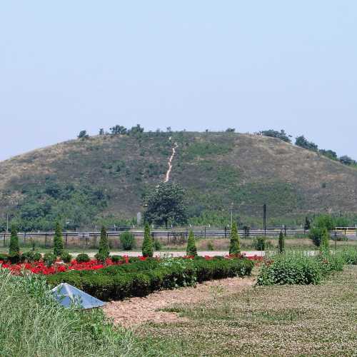 Empress Wang burial mound
