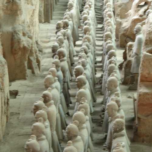 Qin Shi Huang Bing Ma Yong Bo Wu Guan - Emperor Qinshihuang's Mausoleum Site Museum, China