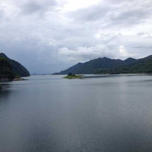Vajiralongkorn Dam, Thailand