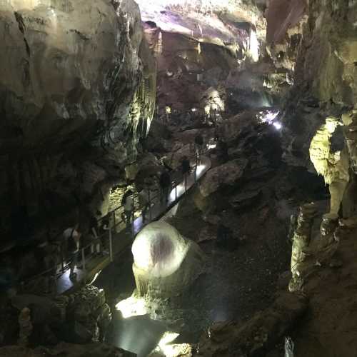 Tsakhi cave photo
