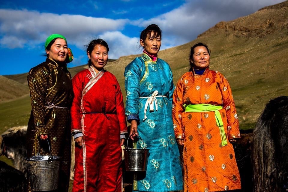 Mongolian traditional costume 