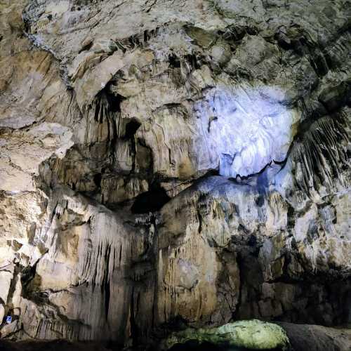 Poole's Cavern, Великобритания