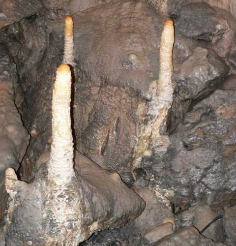 Poole's Cavern photo