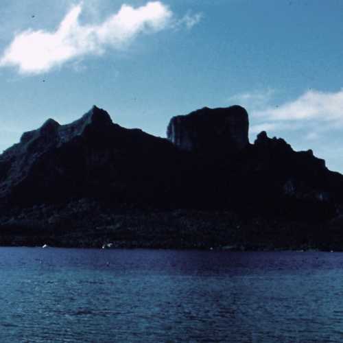 Bora Bora. Mount Otemanu.