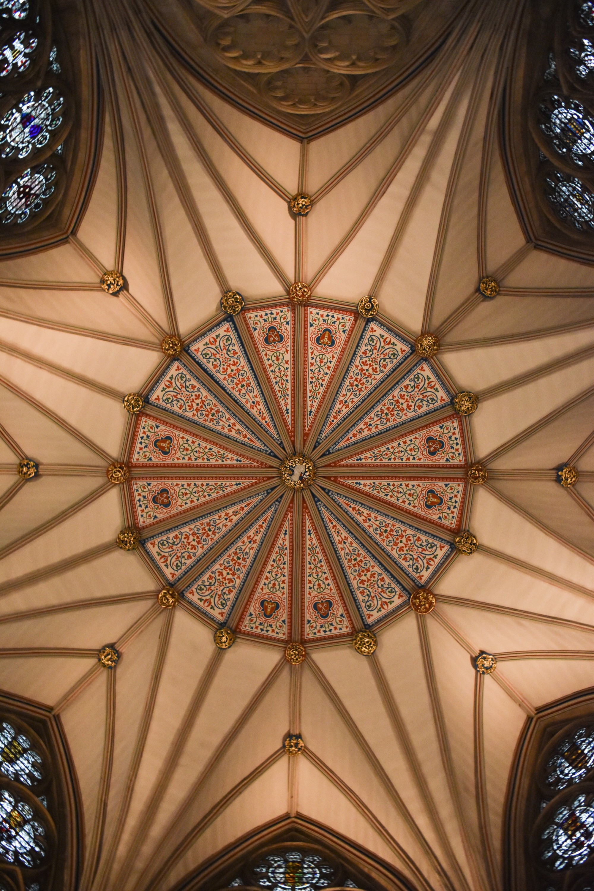 Inside York Minster<br/> <br/>
Nella cattedrale di York
